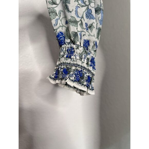 Max Studio Dress Size L Floral Smocked Waist White with Blue Print V-Neck NWT - Picture 4 of 8